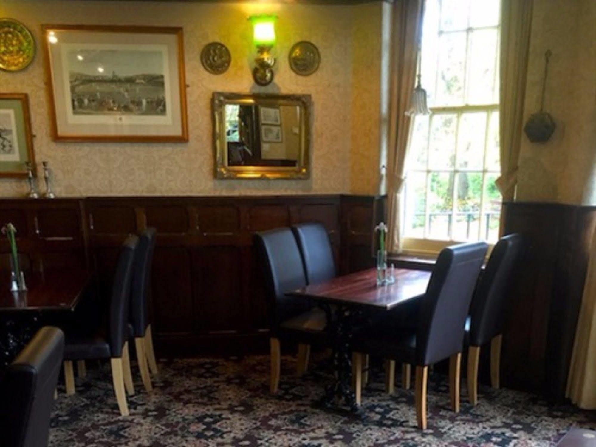 The Weir Hotel Walton-on-Thames Eksteriør bilde