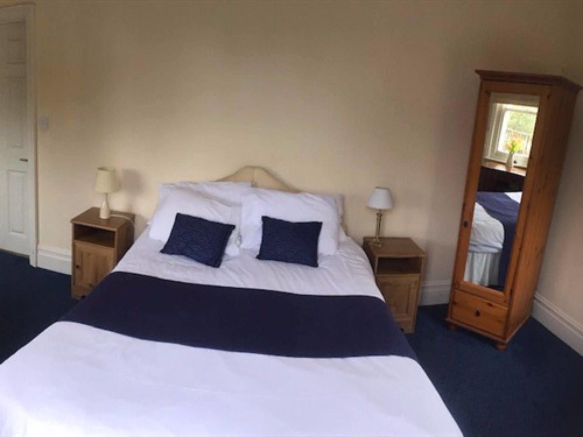 The Weir Hotel Walton-on-Thames Eksteriør bilde