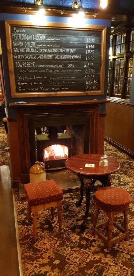 The Weir Hotel Walton-on-Thames Eksteriør bilde